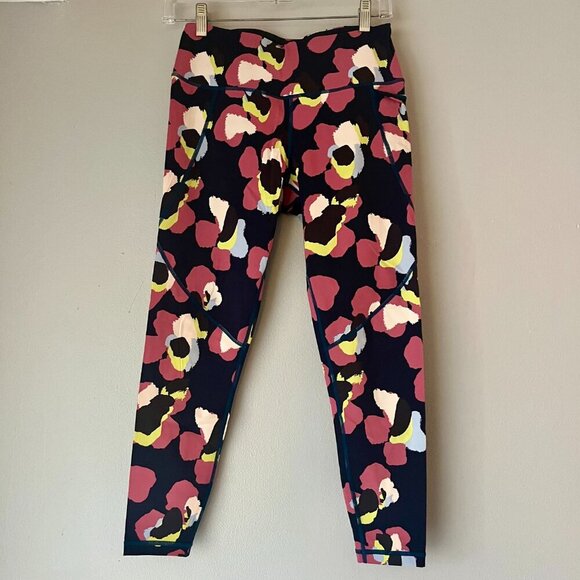 Sweaty Betty Blue Petal Leopard Print Floral Power 7/8 Length Leggings Size S - Picture 4 of 9